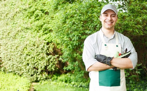 Garden maintenance contract and liability information for customers